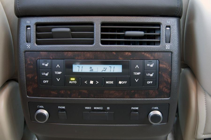  Toyota Land Cruiser 2011 года  (фото 13 из 56)